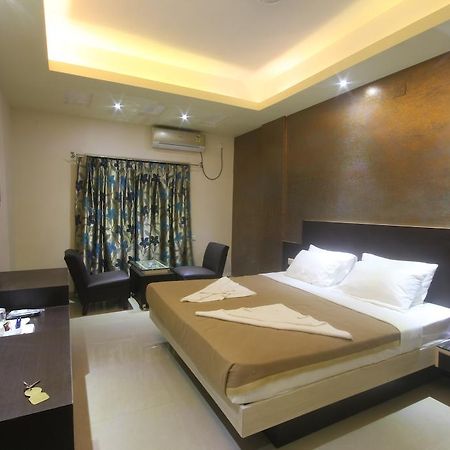 Urmee Hotel Bhubaneswar Buitenkant foto