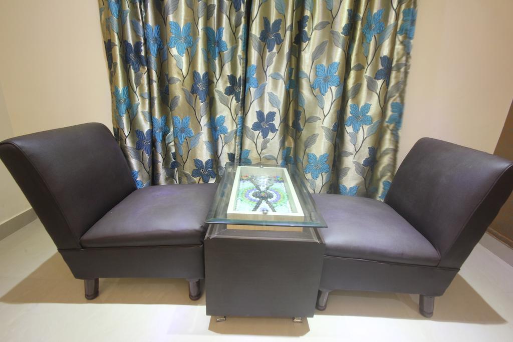 Urmee Hotel Bhubaneswar Buitenkant foto