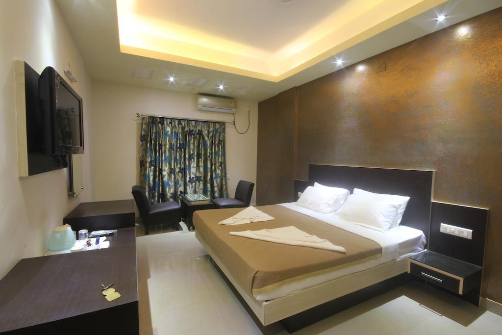 Urmee Hotel Bhubaneswar Buitenkant foto