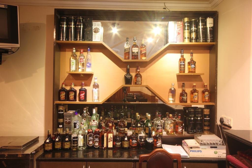 Urmee Hotel Bhubaneswar Buitenkant foto