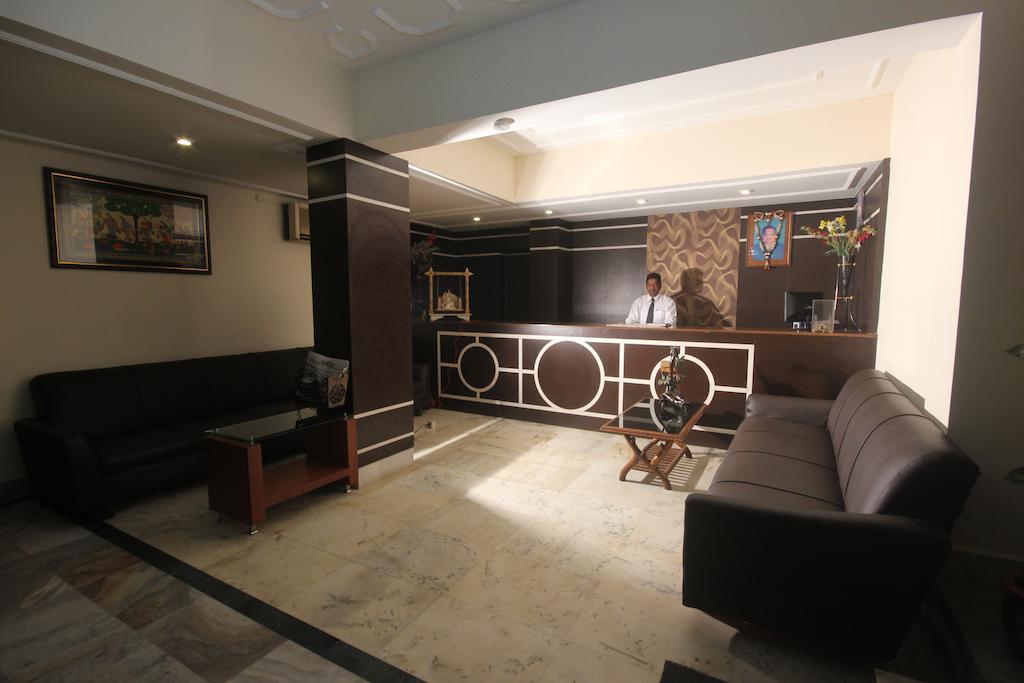 Urmee Hotel Bhubaneswar Buitenkant foto